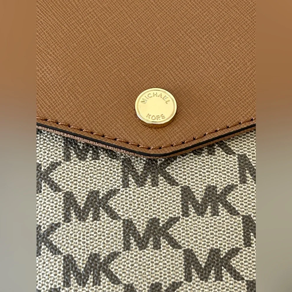 MICHAEL KORS Monogram Jet Set Tote NWT - Picture 4 of 13